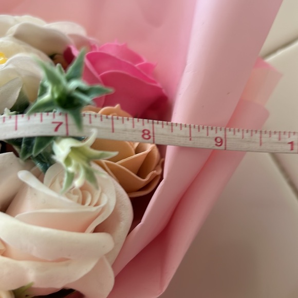 Artificial Flower bouquet - Picture 8 of 8